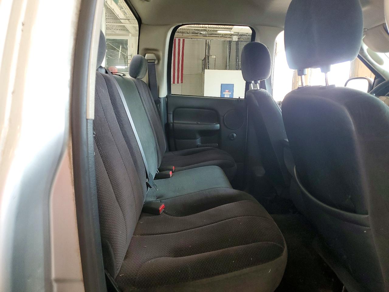 2005 Dodge Ram 1500 St Silver vin: 1D7HU18D85J626195