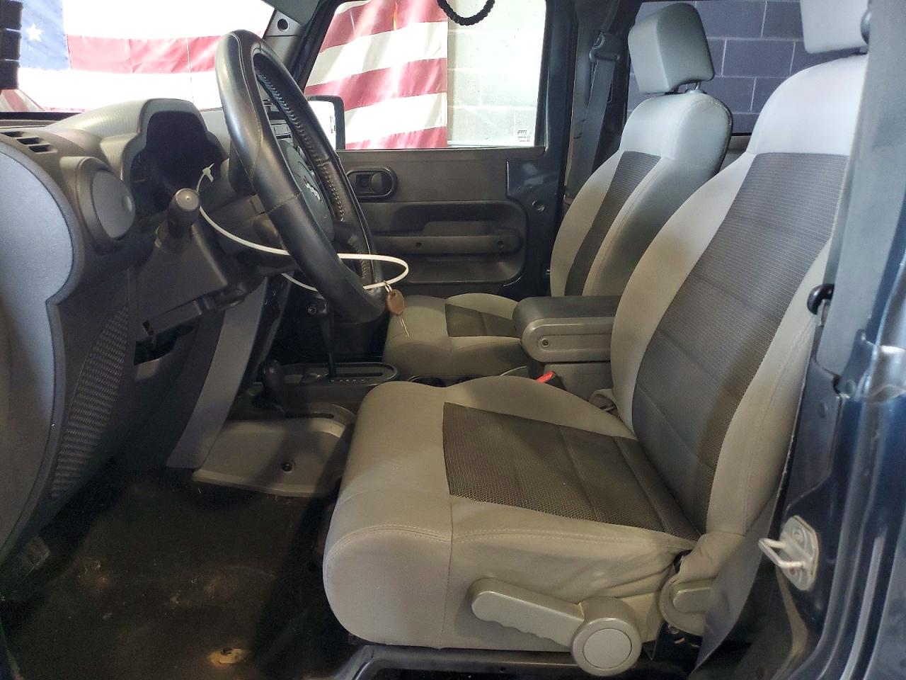 2008 Jeep Wrangler X Gray vin: 1J4FA24108L516773