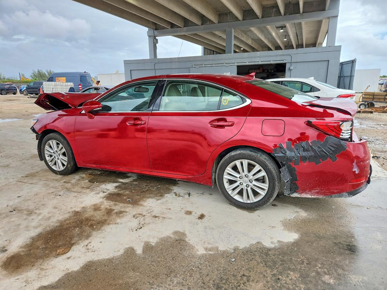 2014 Lexus Es 350 Base Red vin: JTHBK1GG1E2099840
