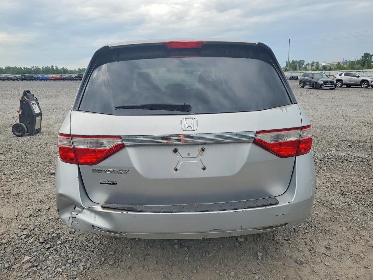 2011 Honda Odyssey Lx Silver vin: 5FNRL5H27BB508763