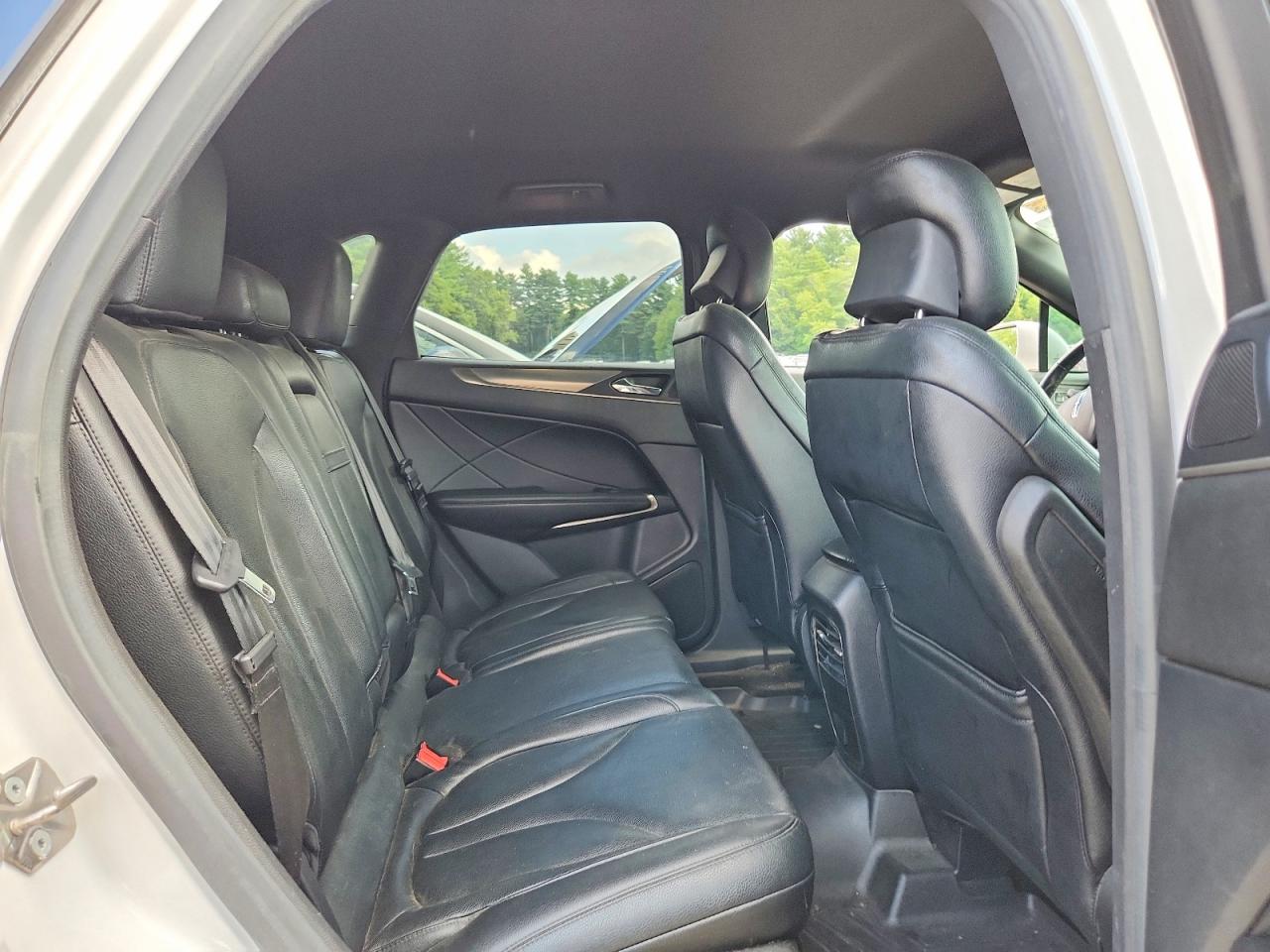 2015 Lincoln Mkc White vin: 5LMCJ2A90FUJ31409