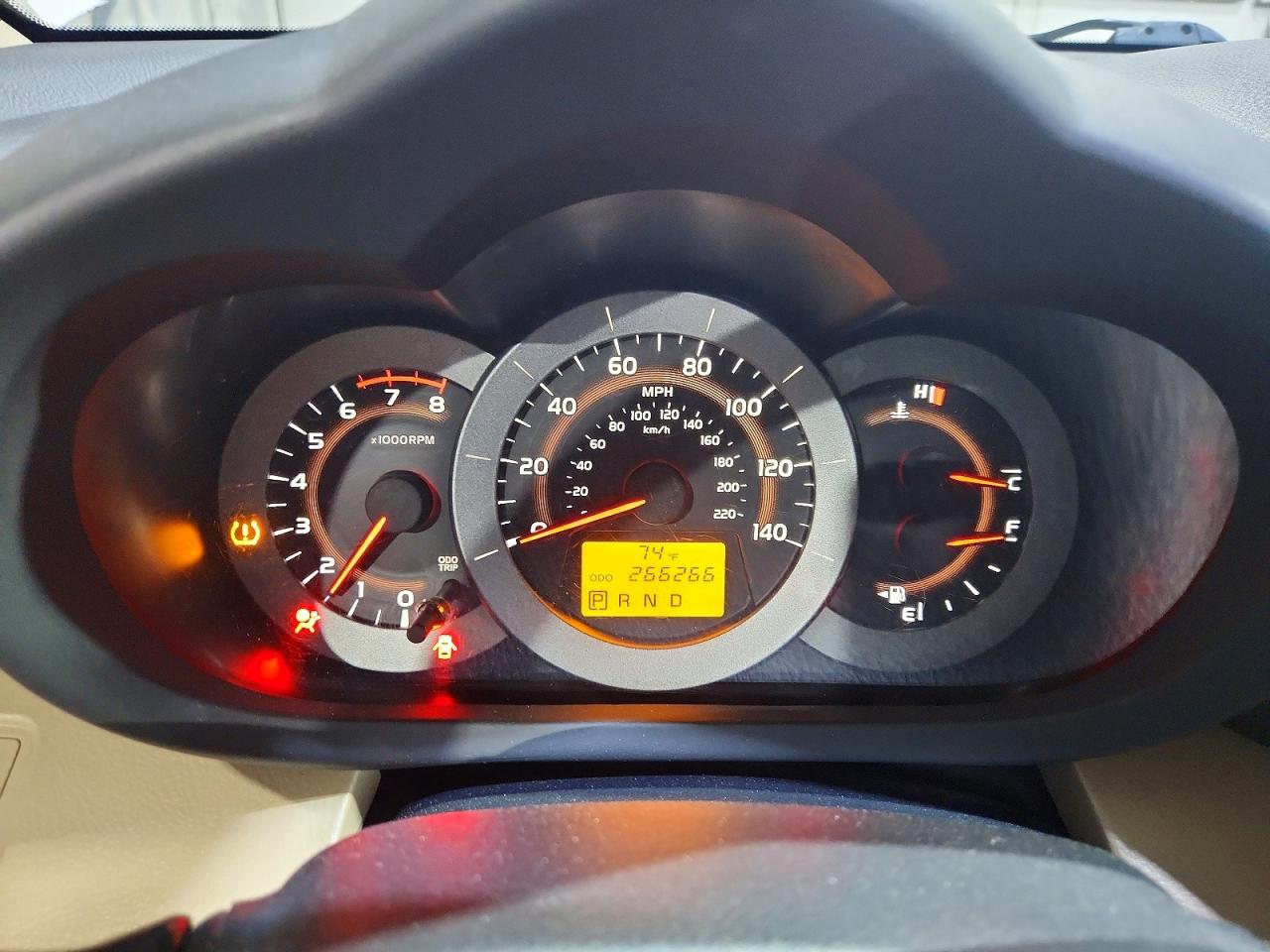 2011 Toyota Rav4 Base White vin: JTMBF4DV0BD042250