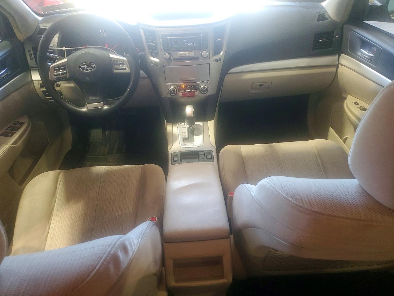 2013 Subaru Legacy 2.5i Premium White vin: 4S3BMBG68D3005650