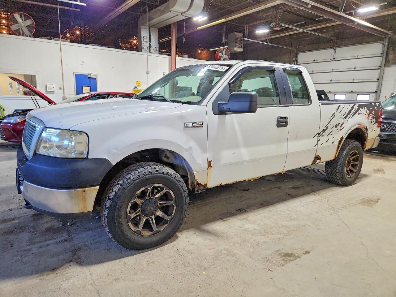 2005 Ford F150 White vin: 1FTRX14W15NB35585