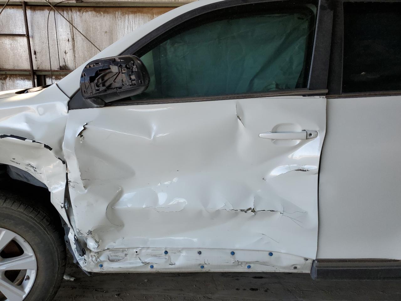 2012 Toyota Highlander Base White vin: 5TDZK3EH1C5070870