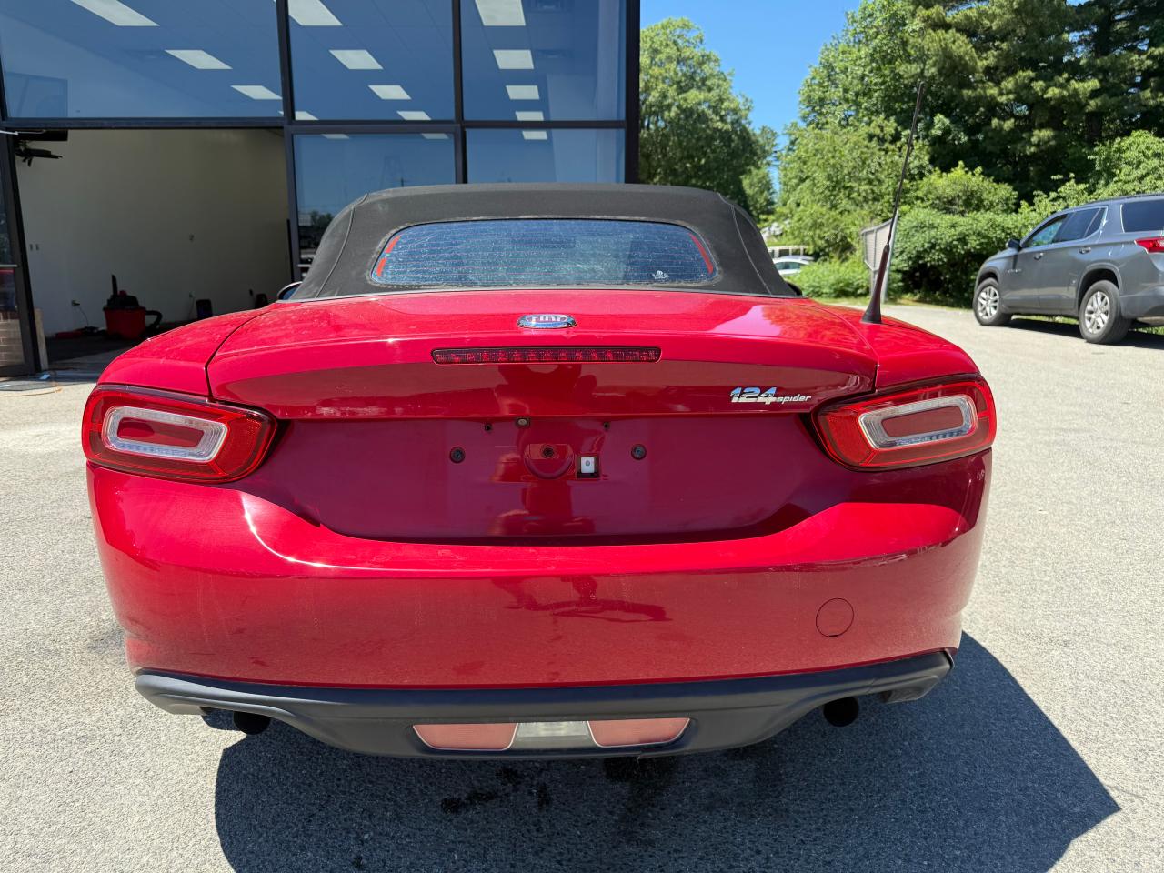 2017 Fiat 124 Spider Classica Red vin: JC1NFAEK9H0122868
