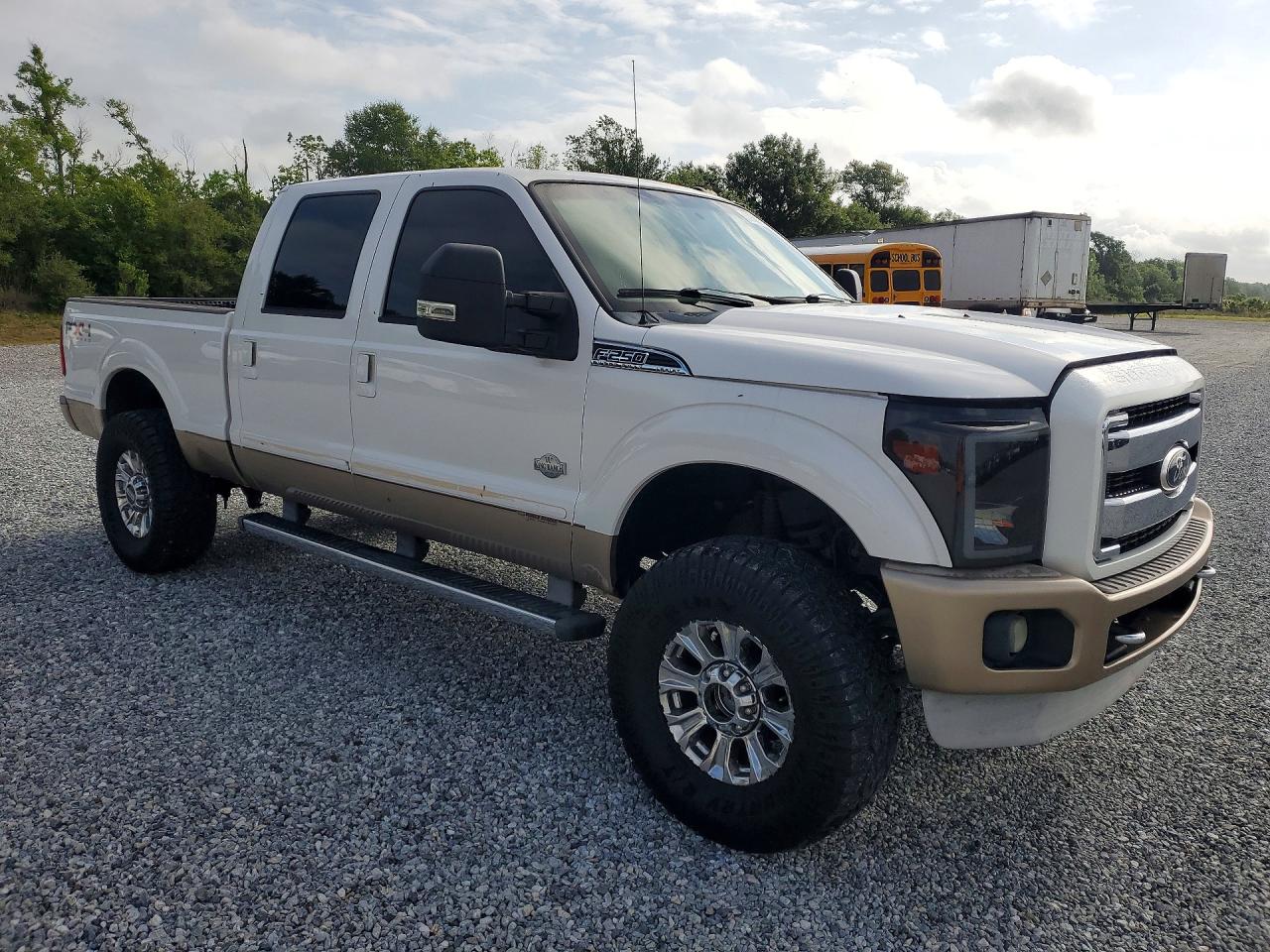 2011 Ford F250 Super Duty White vin: 1FT7W2BT9BEA12976