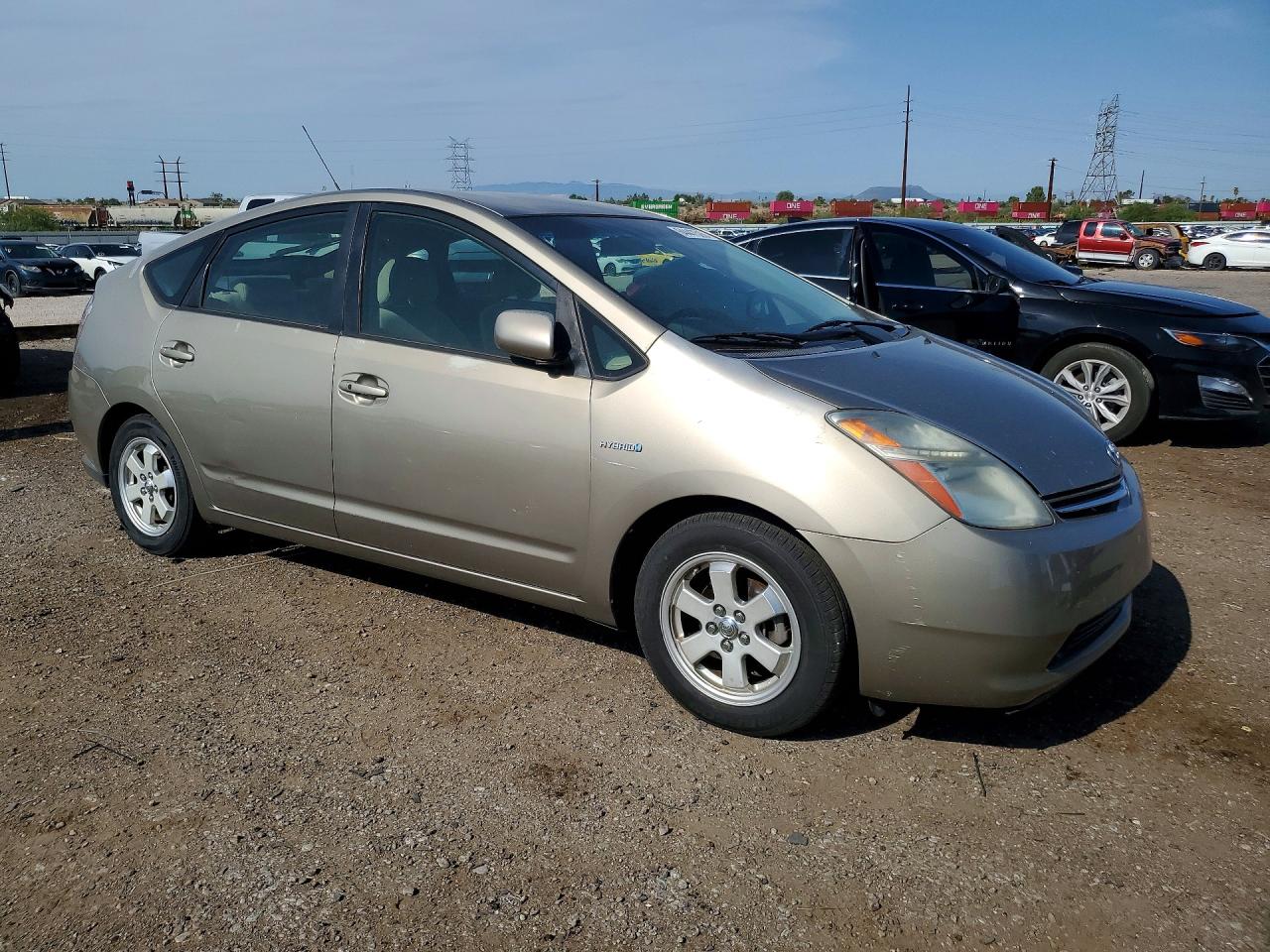 2006 Toyota Prius Base Gold vin: JTDKB20U363131402
