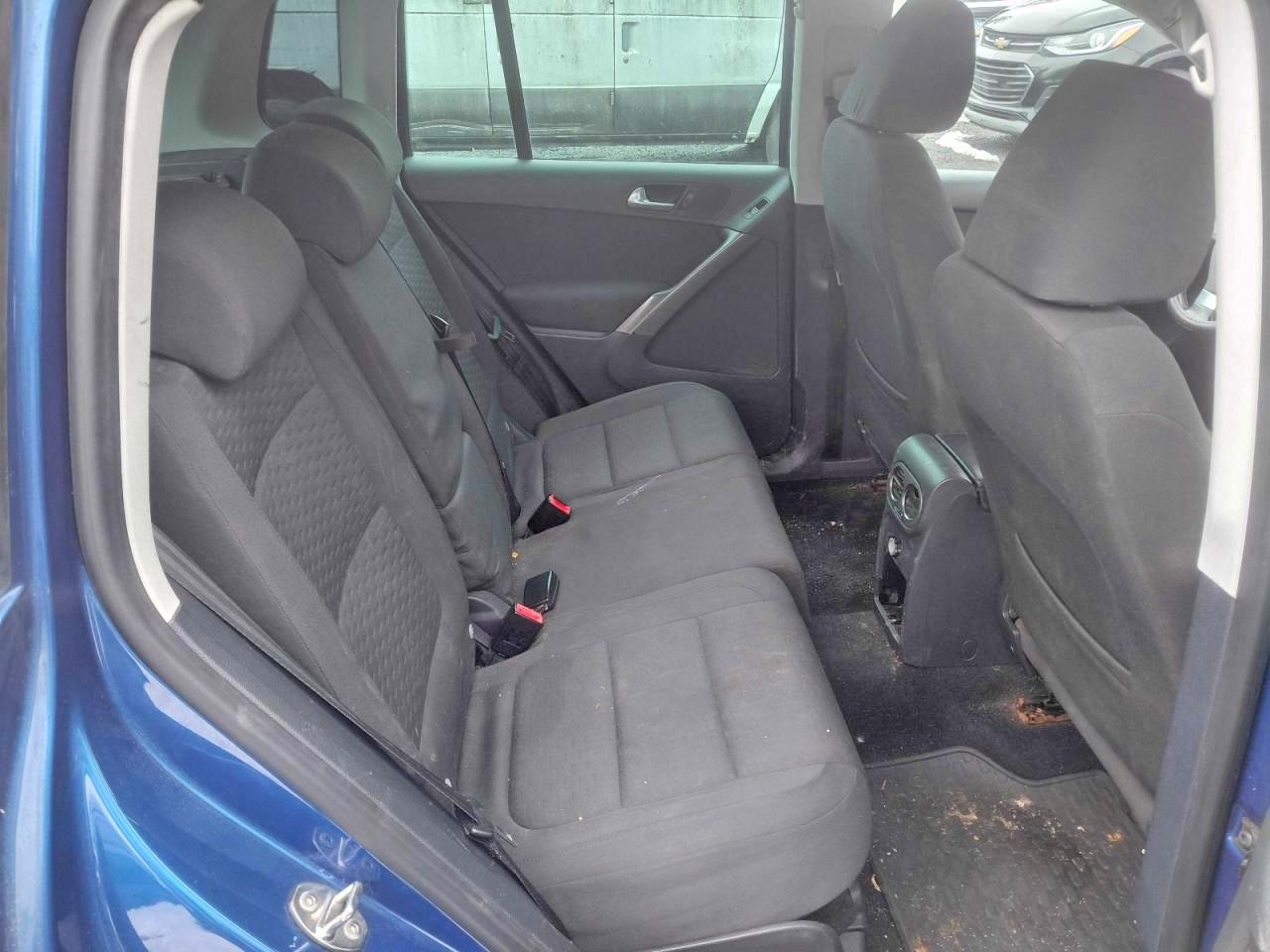 2009 Volkswagen Tiguan Se Синий vin: WVGBV75NX9W003565