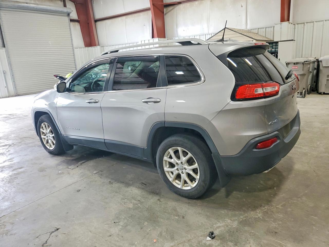 2016 Jeep Cherokee Latitude Gray vin: 1C4PJMCS6GW322441
