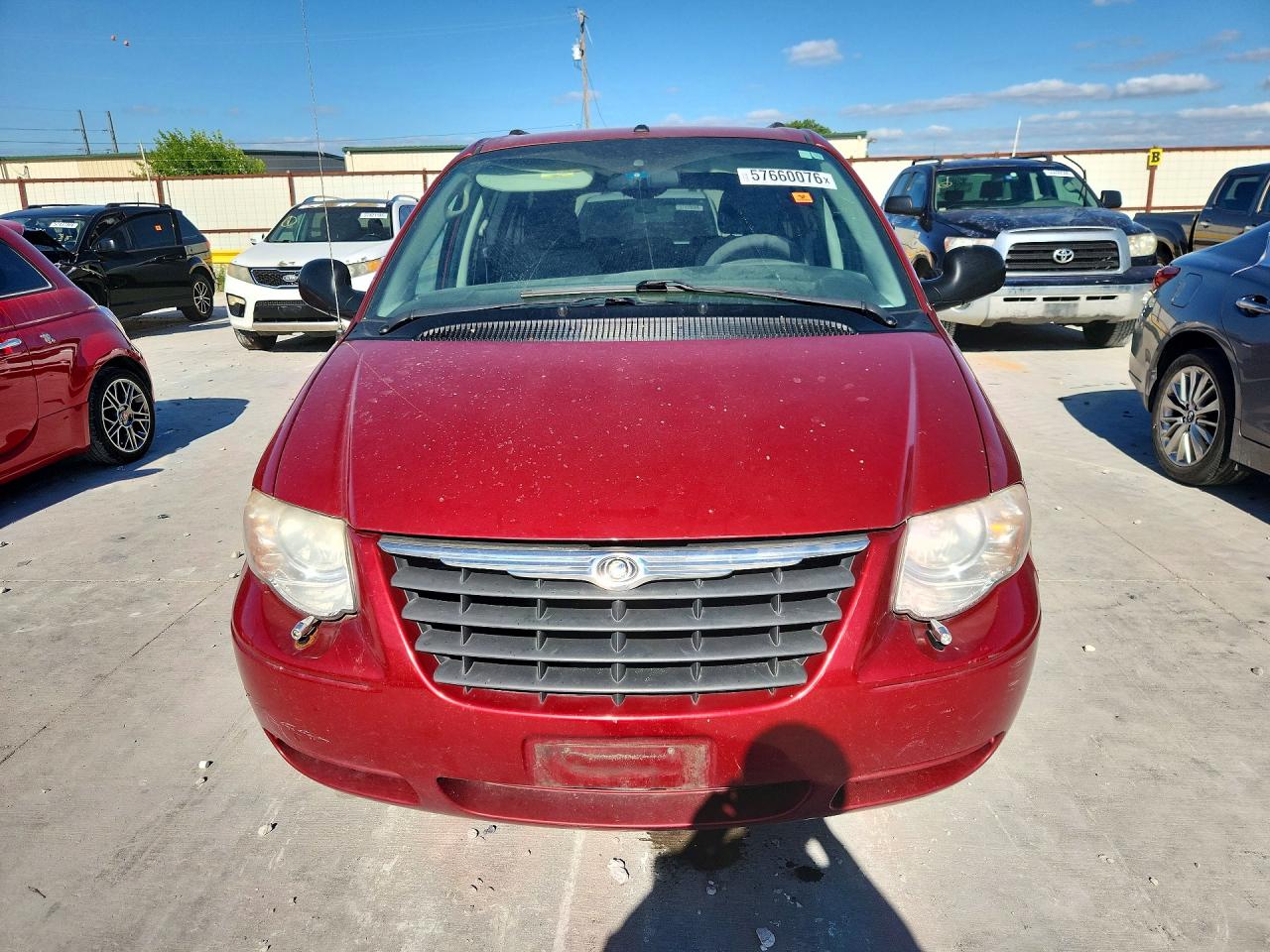 2007 Chrysler Town & Country Lx Red vin: 2A4GP44R87R340436