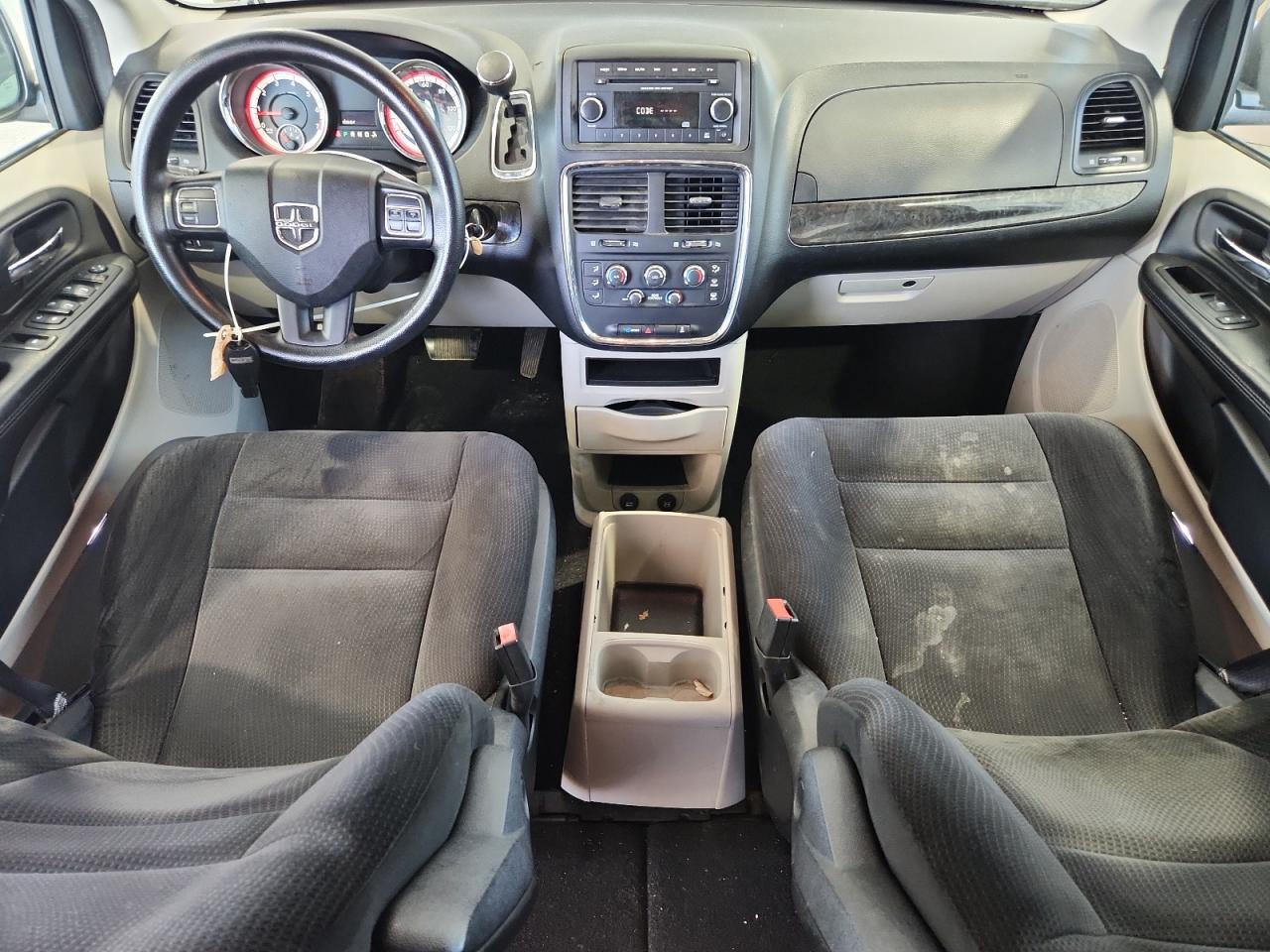 2015 Dodge Grand Caravan Se Серебряный vin: 2C4RDGBG6FR549991 Damage: Right Front Seat Cushion, Stained, Permanent