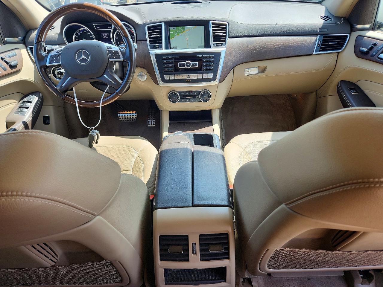 2015 Mercedes-benz Ml 400 4matic Белый vin: 4JGDA5GBXFA475799