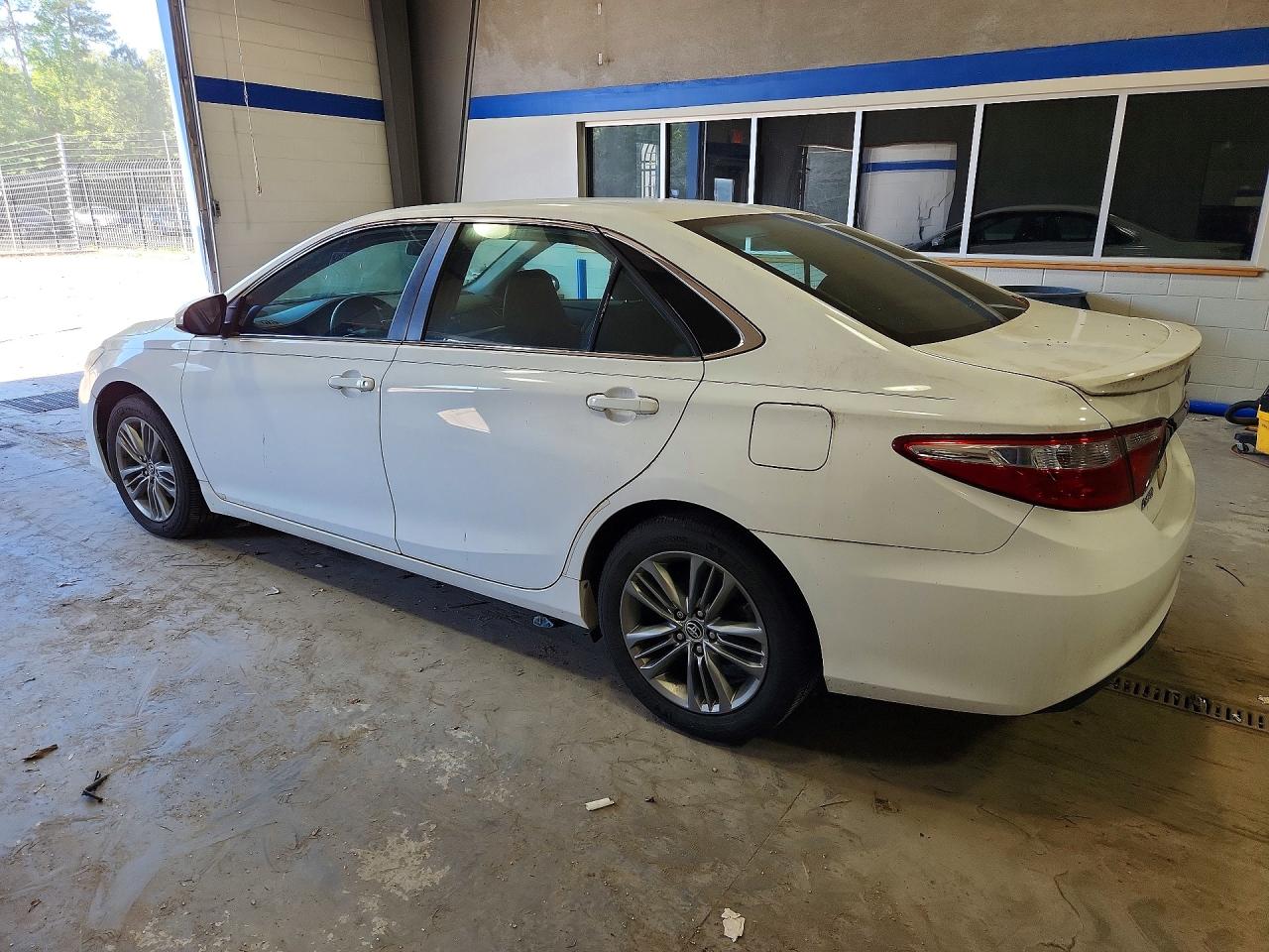 2015 Toyota Camry Se White vin: 4T1BF1FK7FU055595