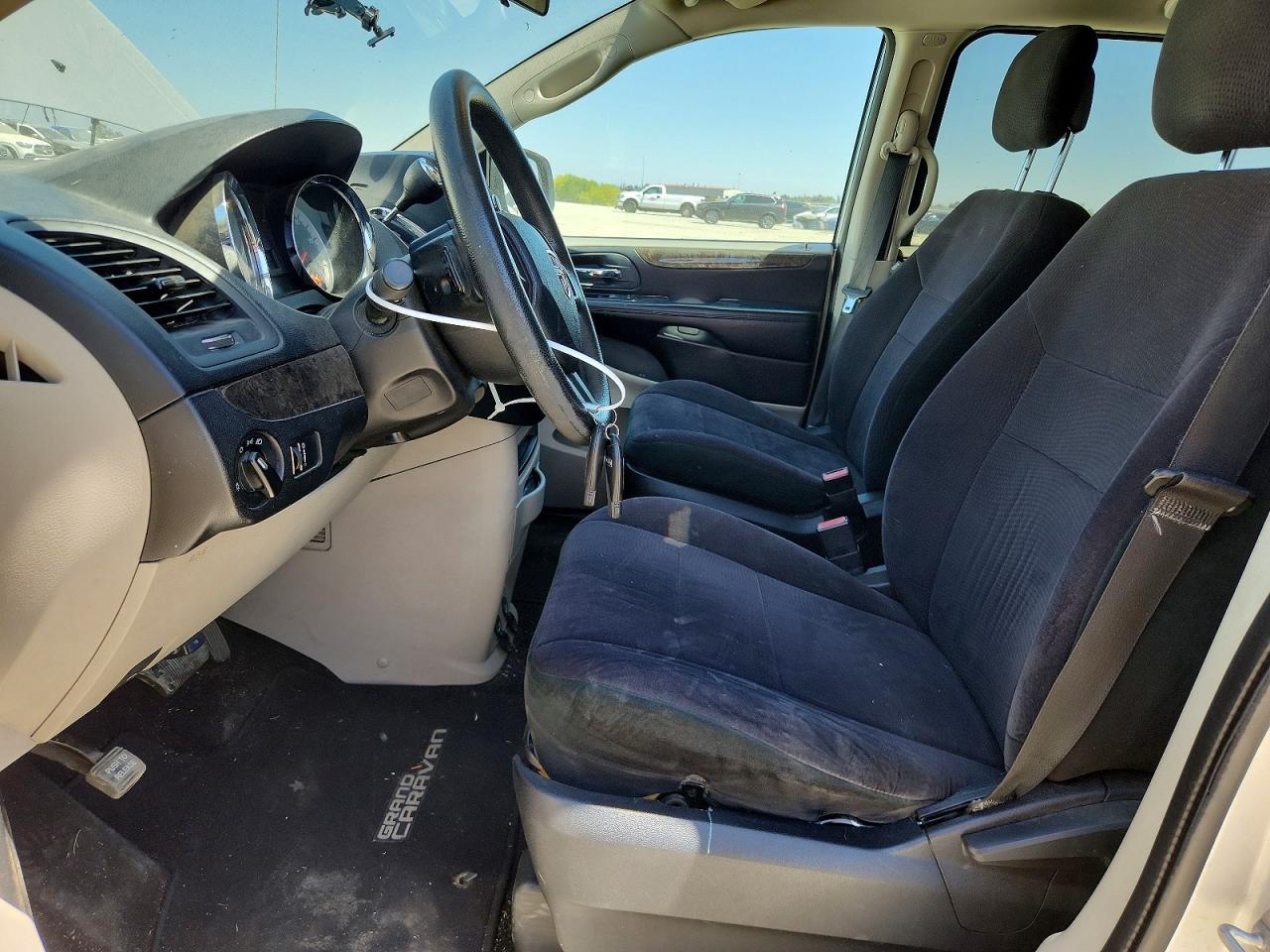 2011 Dodge Grand Caravan Express Silver vin: 2D4RN4DG7BR700391