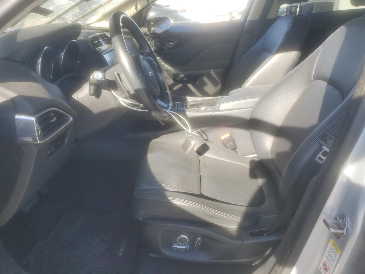 2020 Jaguar F-pace Premium Silver vin: SADCJ2FX0LA632199