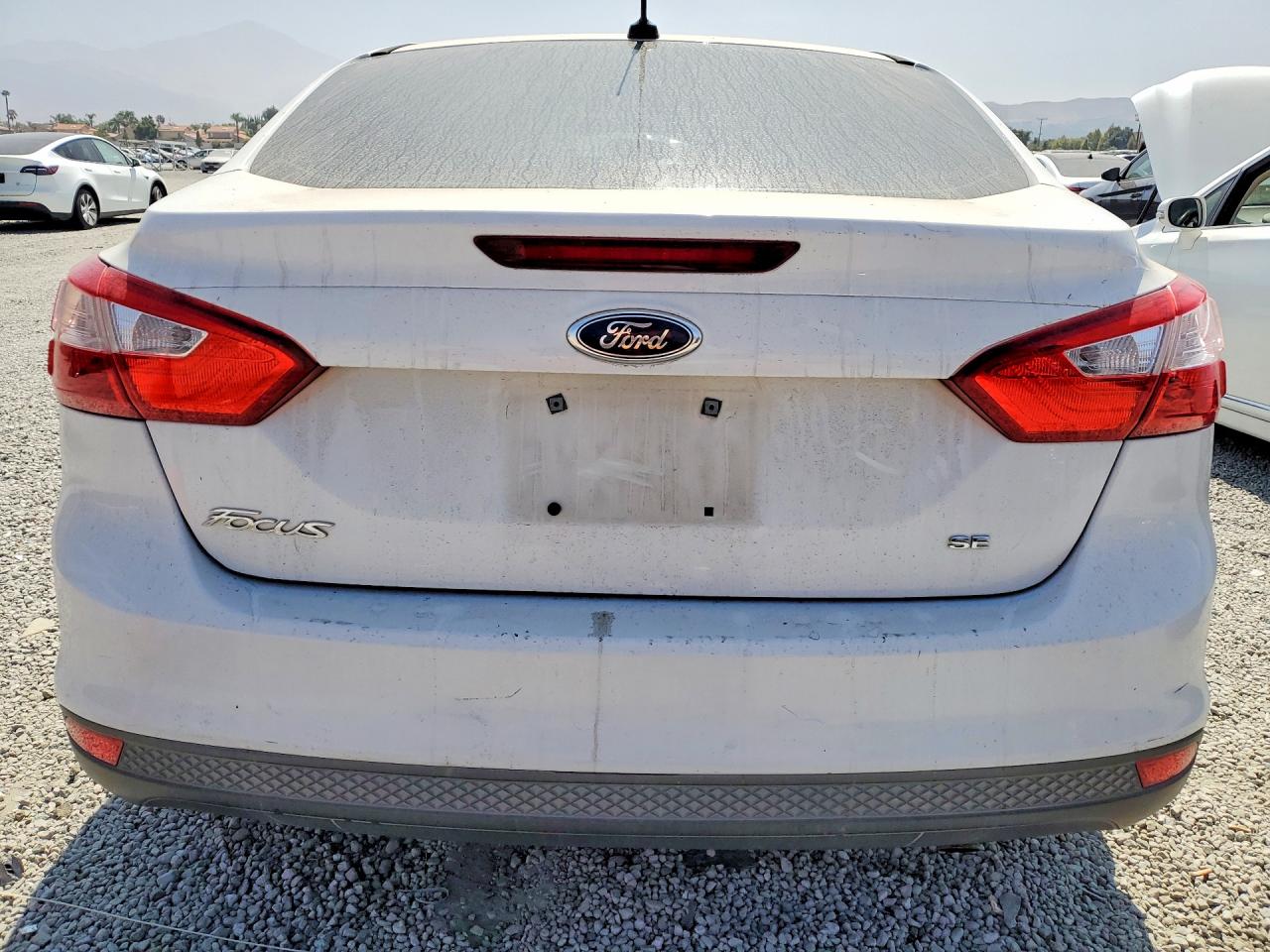 2014 Ford Focus Se White vin: 1FADP3F27EL110840