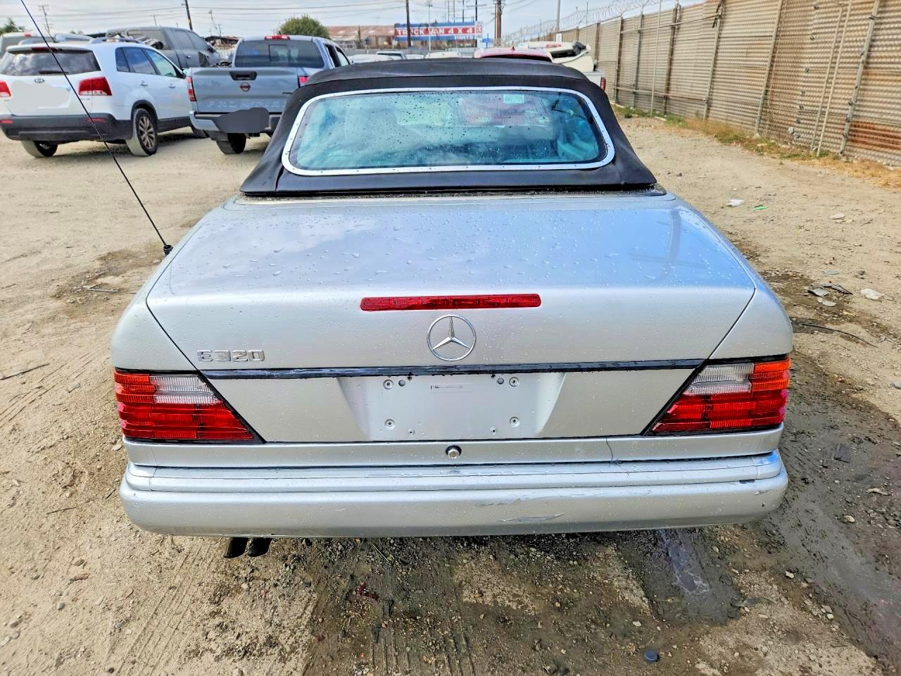 1995 Mercedes-benz E 320 Silver vin: WDBEA66E7SC185995
