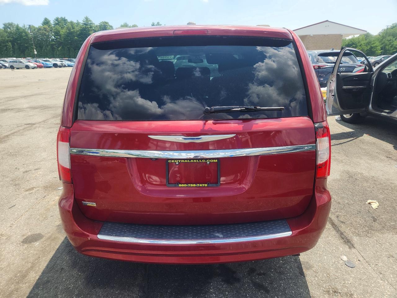 2015 Chrysler Town & Country Touring Red vin: 2C4RC1BG3FR537653