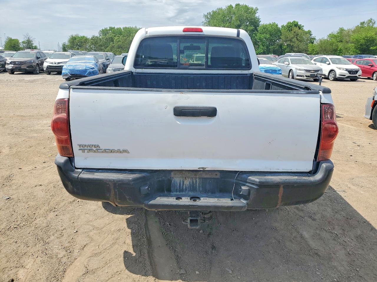 2012 Toyota Tacoma Base White vin: 5TFPX4EN8CX012737