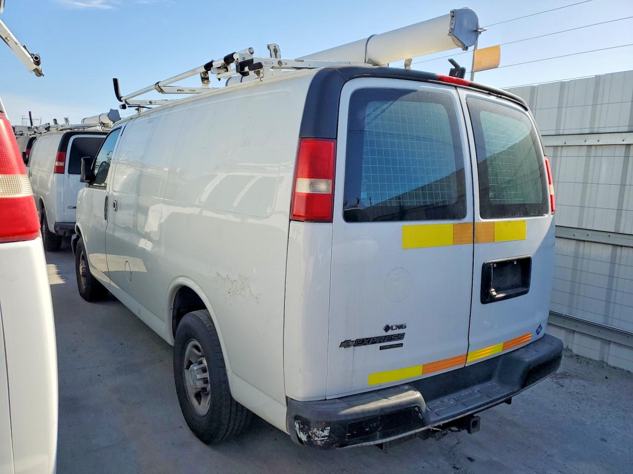 2013 Chevy Express G2500-r&d-cln Title-pri Fleet White vin: 1GCWGFCBXD1902421