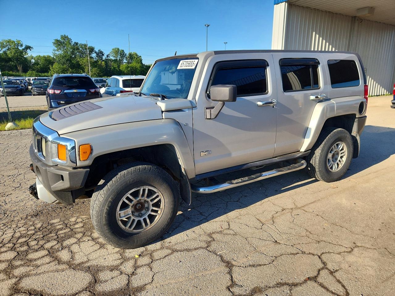 2008 Hummer H3 Silver vin: 5GTEN13E388132910