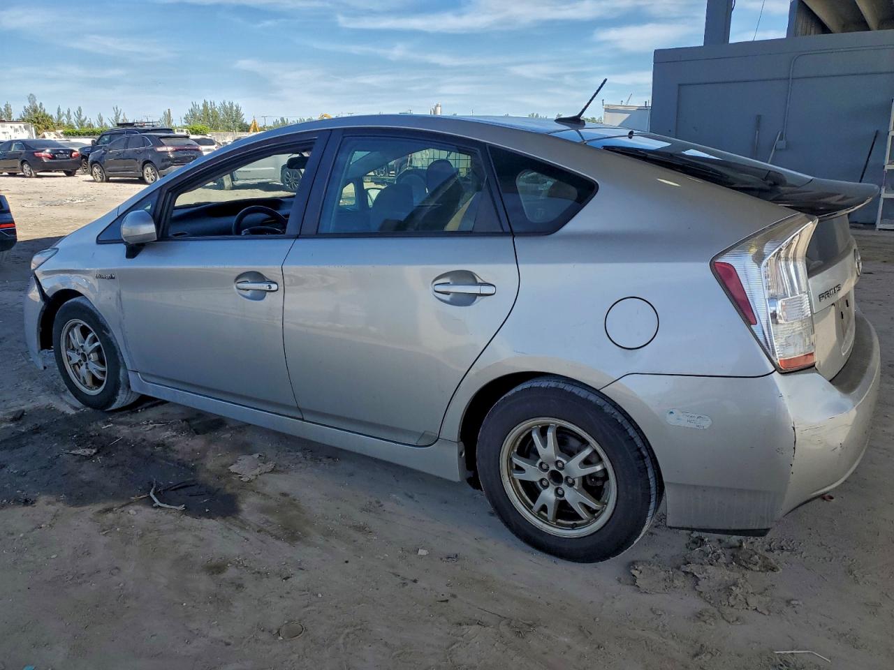 2011 Toyota Prius Two Silver vin: JTDKN3DU7B1467311