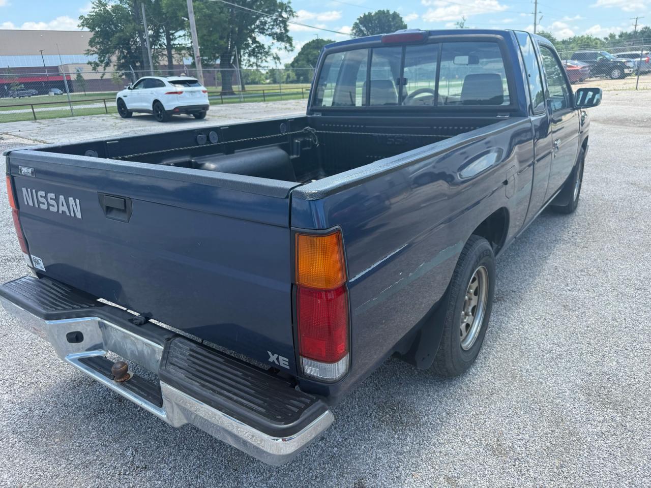 1994 Nissan Truck Xe Blue vin: 1N6SD16S6RC376349