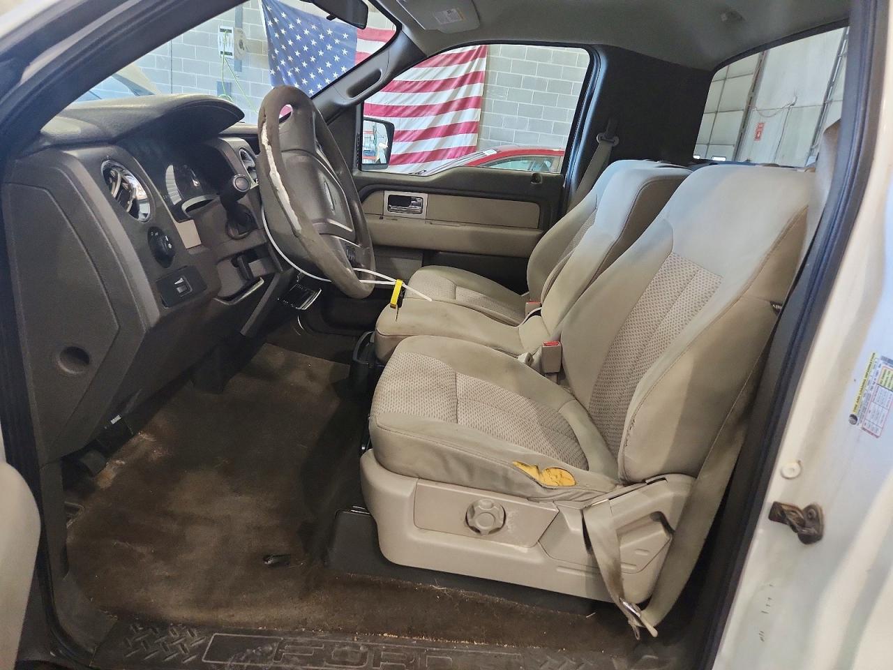 2009 Ford F150 White vin: 1FTRF12W89KA34718