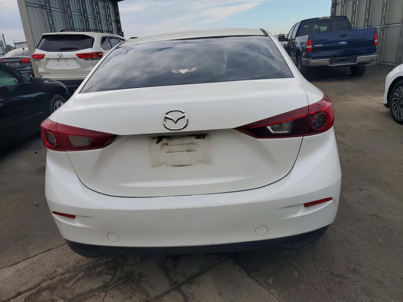 2014 Mazda 3 Sport Белый vin: JM1BM1U75E1197677