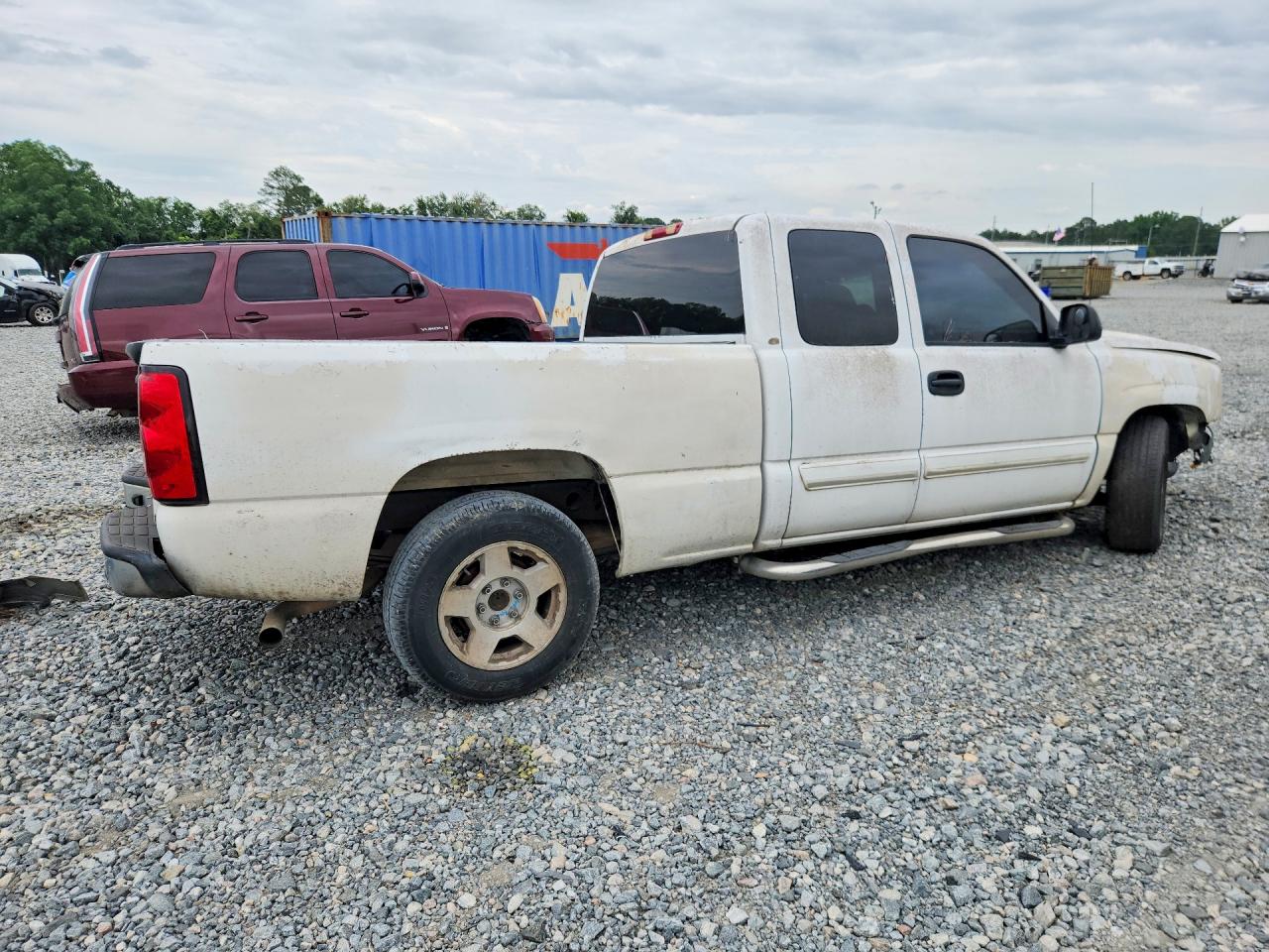 2006 Chevrolet Silverado C1500 White vin: 2GCEC19V361108109