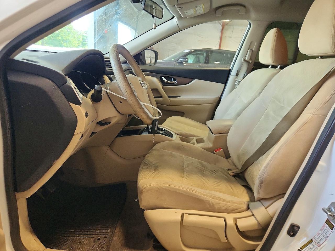 2014 Nissan Rogue S White vin: 5N1AT2ML1EC776845