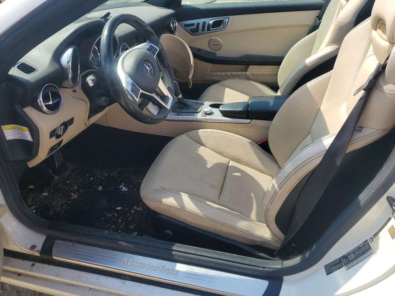2013 Mercedes-benz Slk 250 White vin: WDDPK4HA5DF058238
