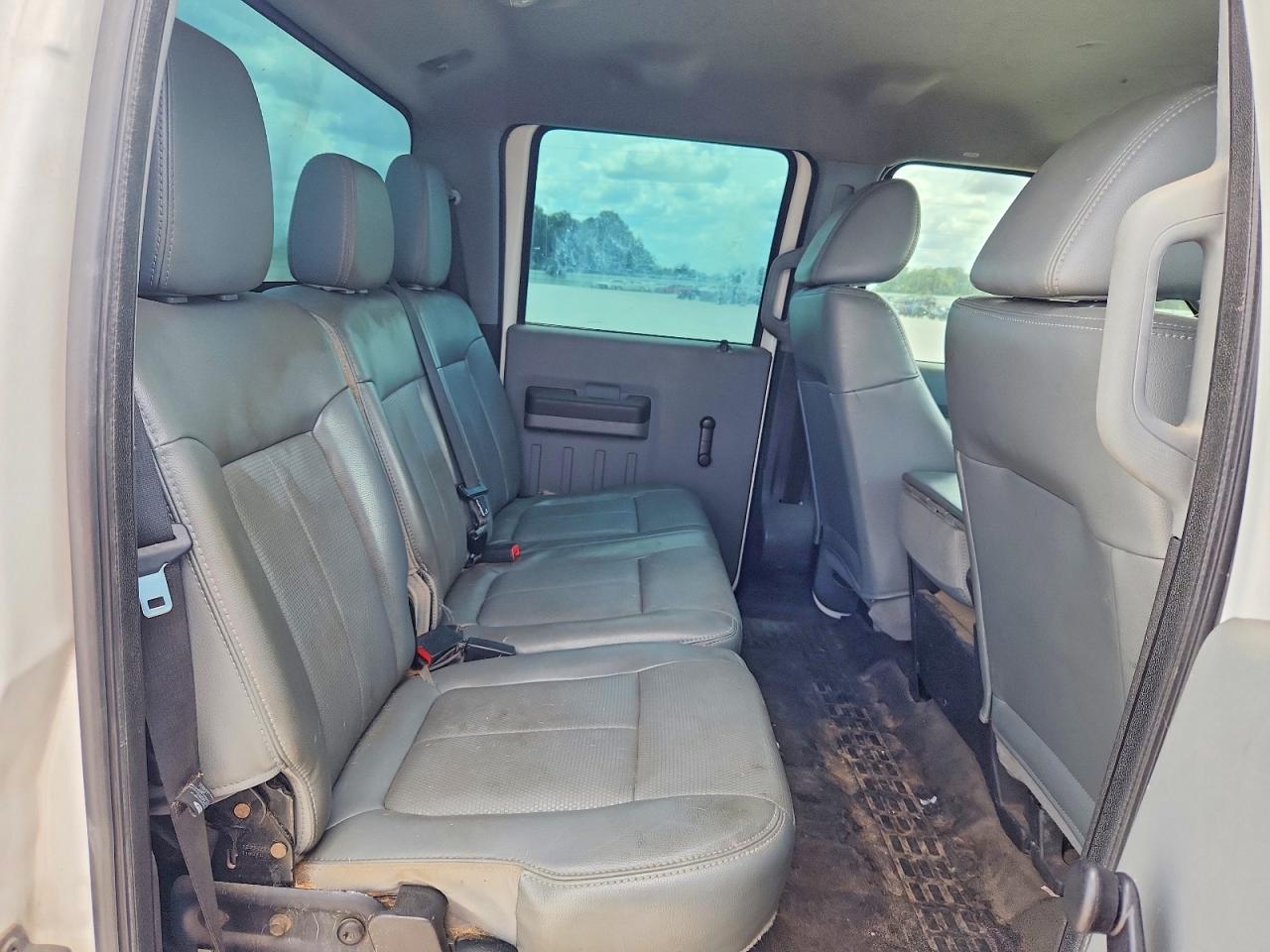 2011 Ford F250 Super Duty White vin: 1FT7W2A67BEC61787