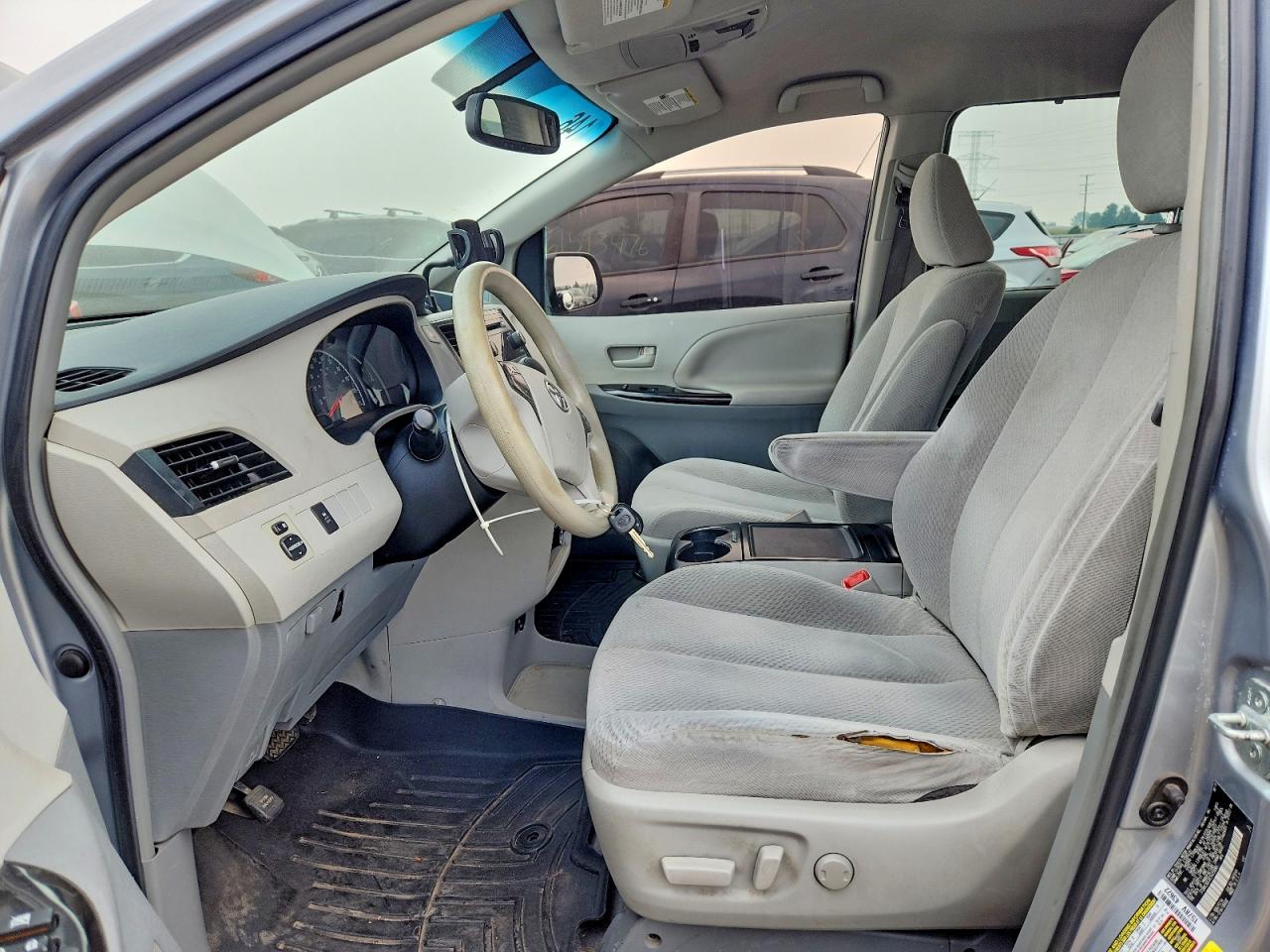 2014 Toyota Sienna Le Silver vin: 5TDKK3DCXES425089