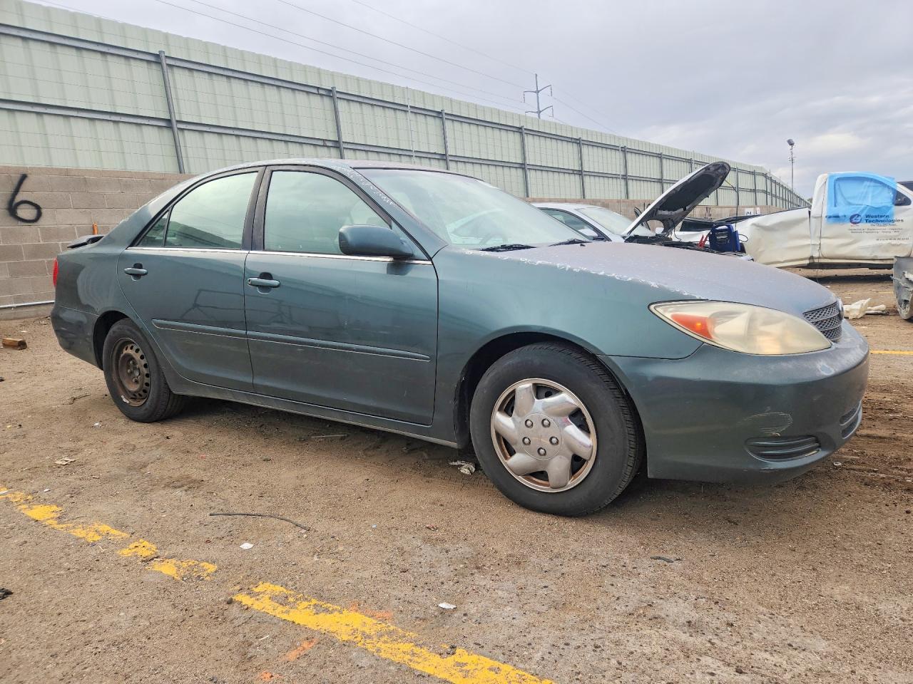 2002 Toyota Camry Le Green vin: 4T1BE32K12U546176
