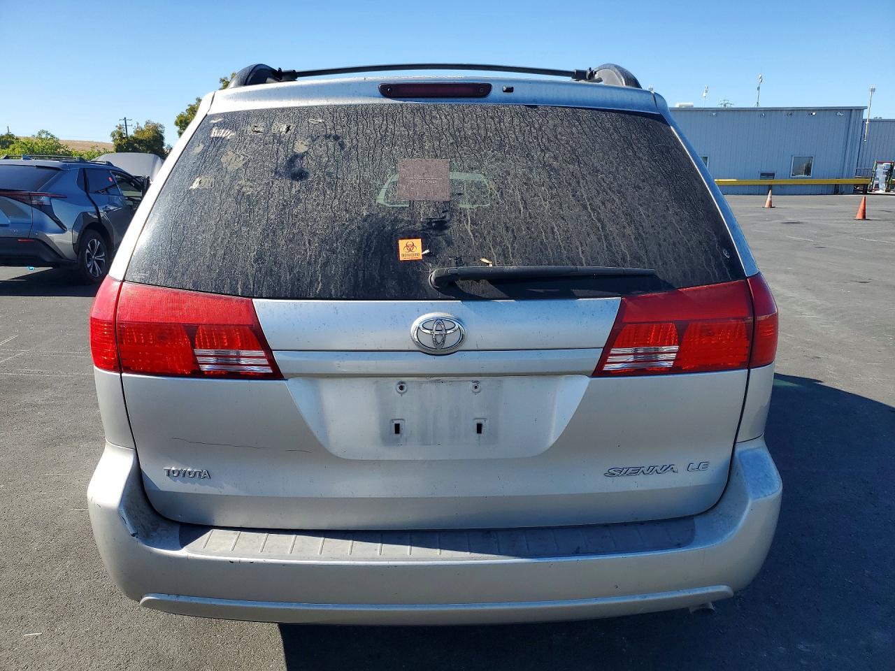 2004 Toyota Sienna Le 8 Passenger Silver vin: 5TDZA23C74S057918