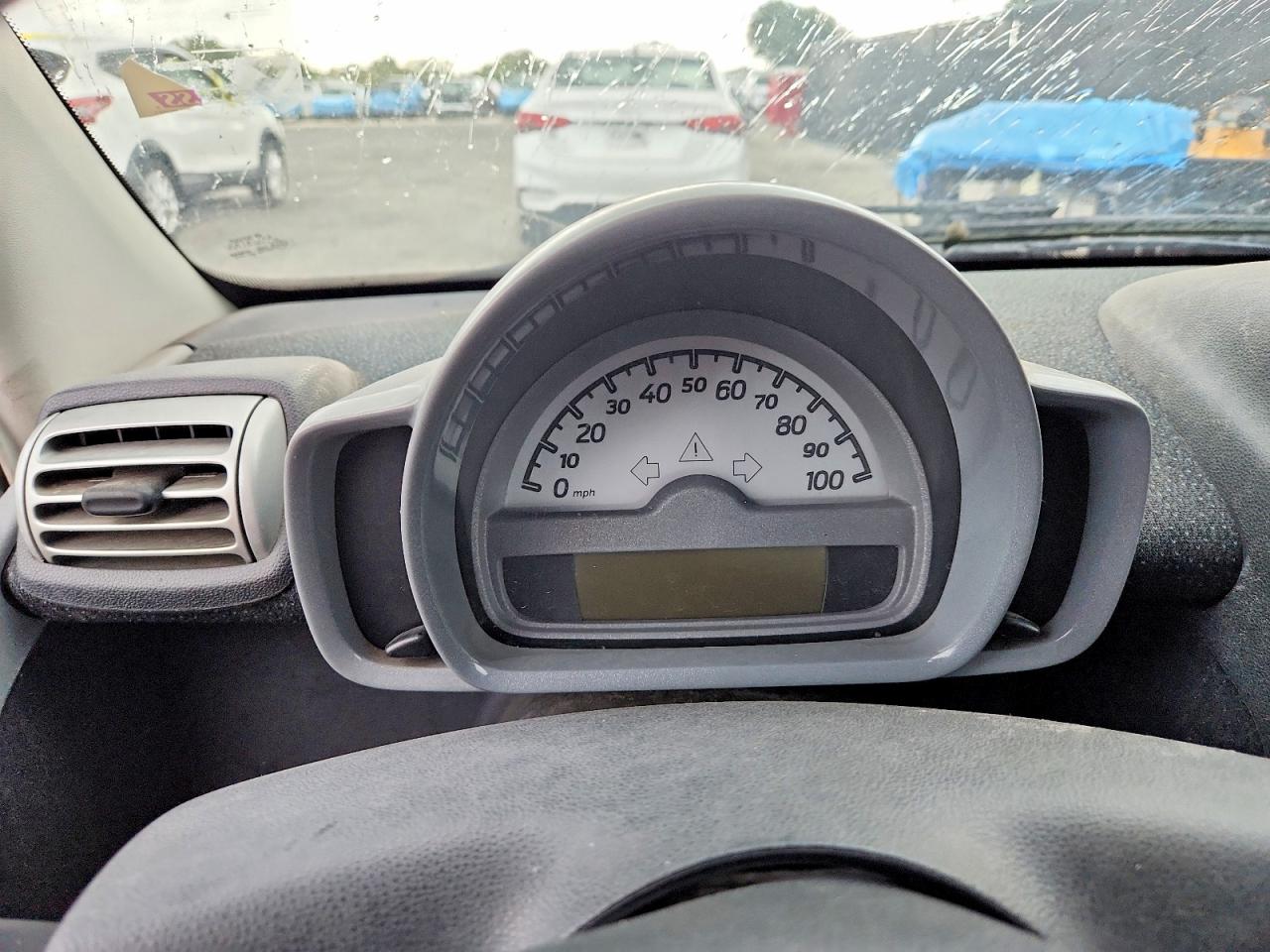 2009 Smart Fortwo Pure White vin: WMEEJ31X39K210210