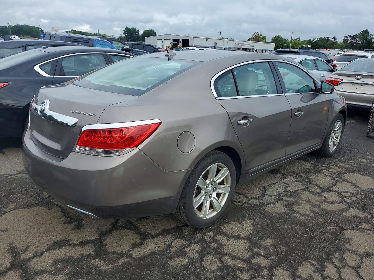 2012 Buick Lacrosse Gold vin: 1G4GC5E31CF137368