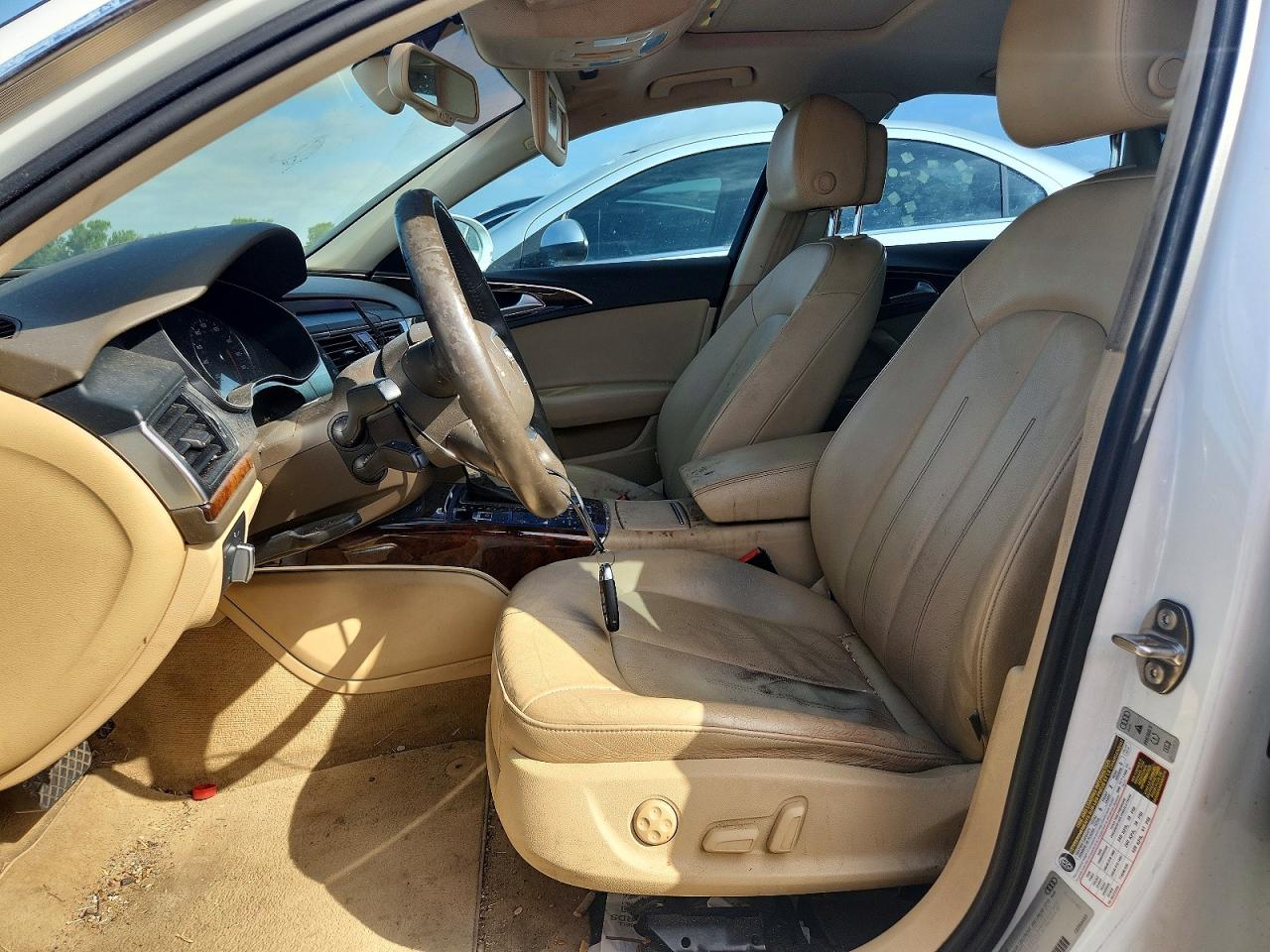 2014 Audi A6 Premium Plus Белый vin: WAUGFAFCXEN119914
