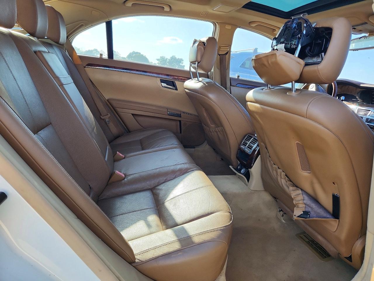 2008 Mercedes-benz S 550 White vin: WDDNG71X68A225122