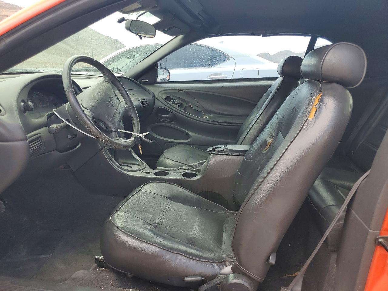 2004 Ford Mustang Оранжевый vin: 1FAFP44604F197482