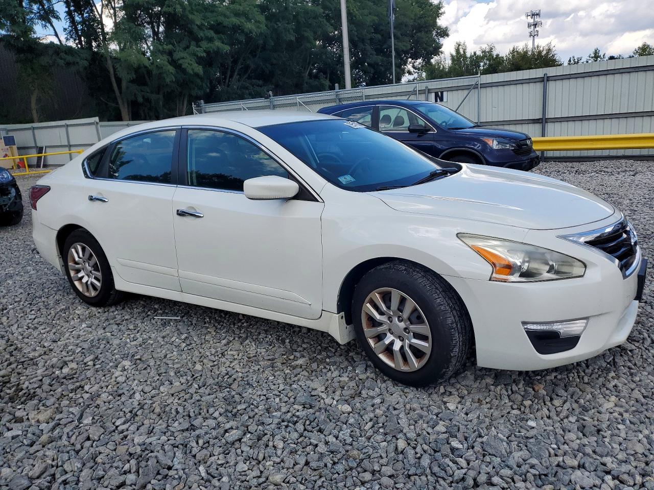 2015 Nissan Altima 2.5 S White vin: 1N4AL3AP4FN304846