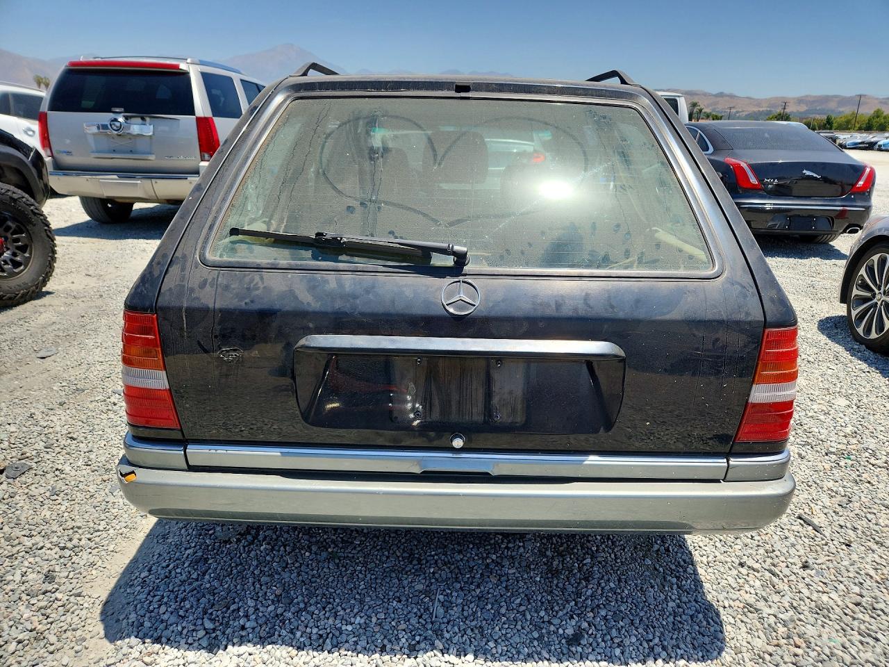 1995 Mercedes-benz E 320 Черный vin: WDBEA92E5SF336113