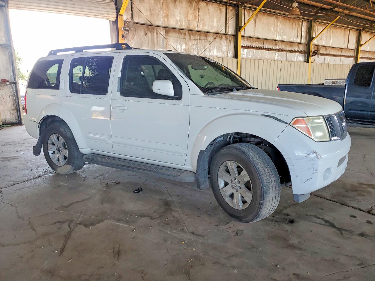 2005 Nissan Pathfinder Xe White vin: 5N1AR18U35C714200