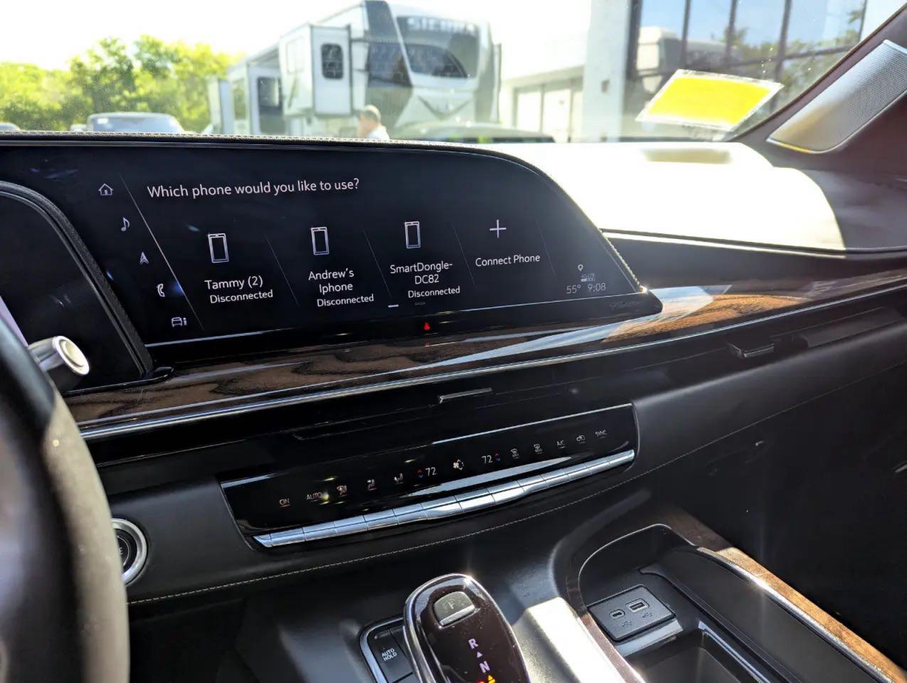 2022 Cadillac Escalade Esv Sport Platinum White vin: 1GYS4RKL0NR276XXX