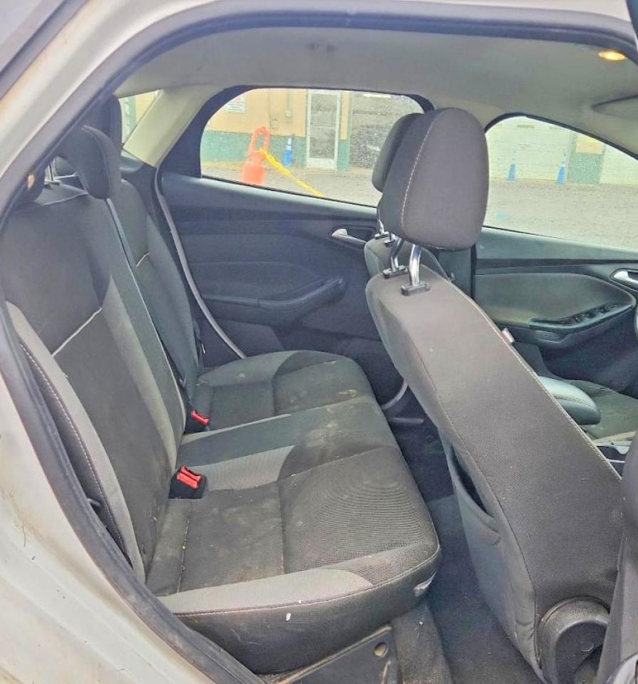 2012 Ford Focus Se White vin: 1FAHP3F21CL289276