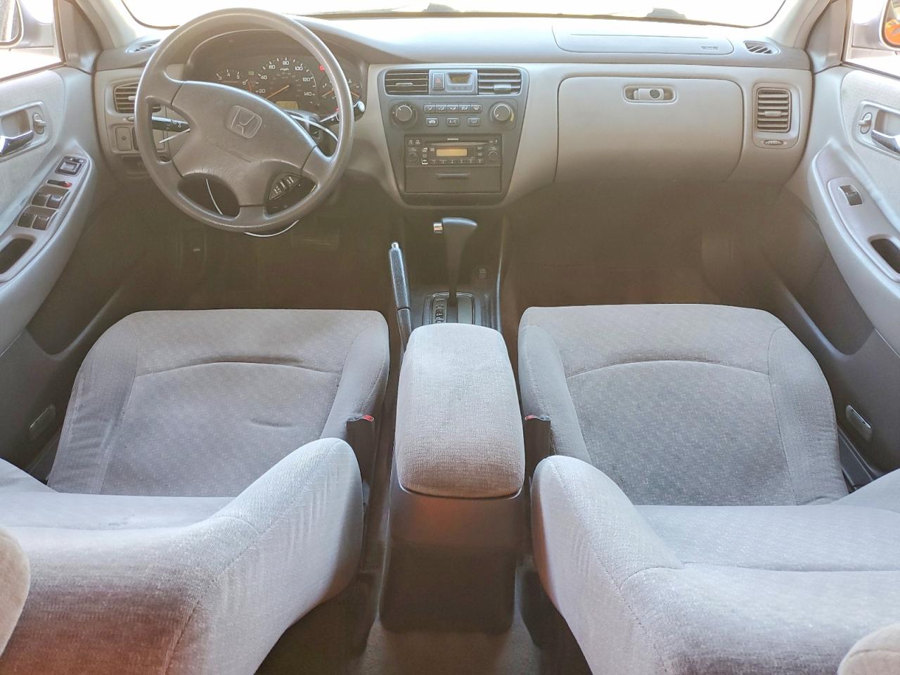 2002 Honda Accord Lx Silver vin: 3HGCG665X2G706794
