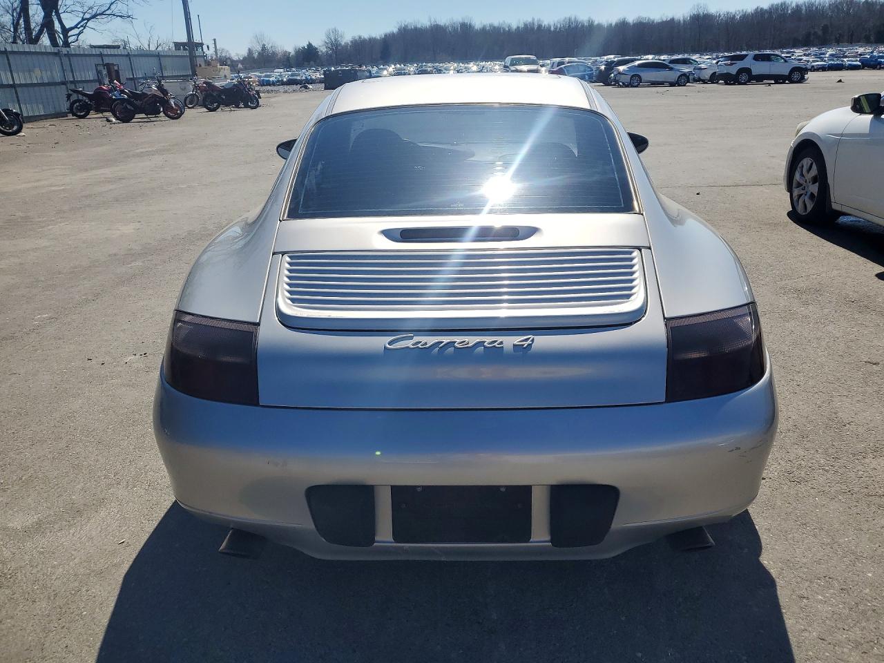 2000 Porsche 911 Carrera 2 Silver vin: WP0AA2992YS622016