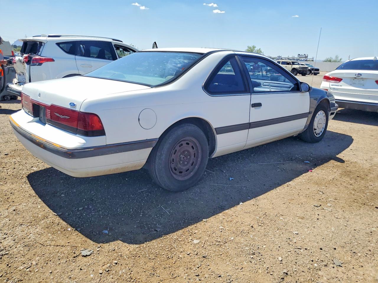 1989 Ford Thunderbird White vin: 1FAPP6046KH107791